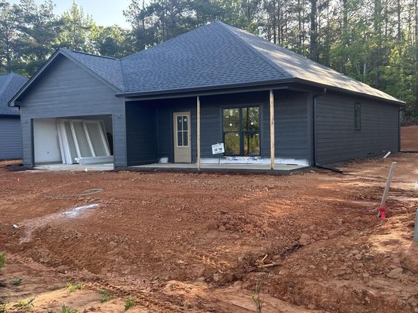 220 Thaxton Hills Dr., Thaxton, MS 38871
