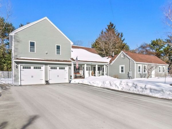 12 Warren St, Georgetown, MA 01833