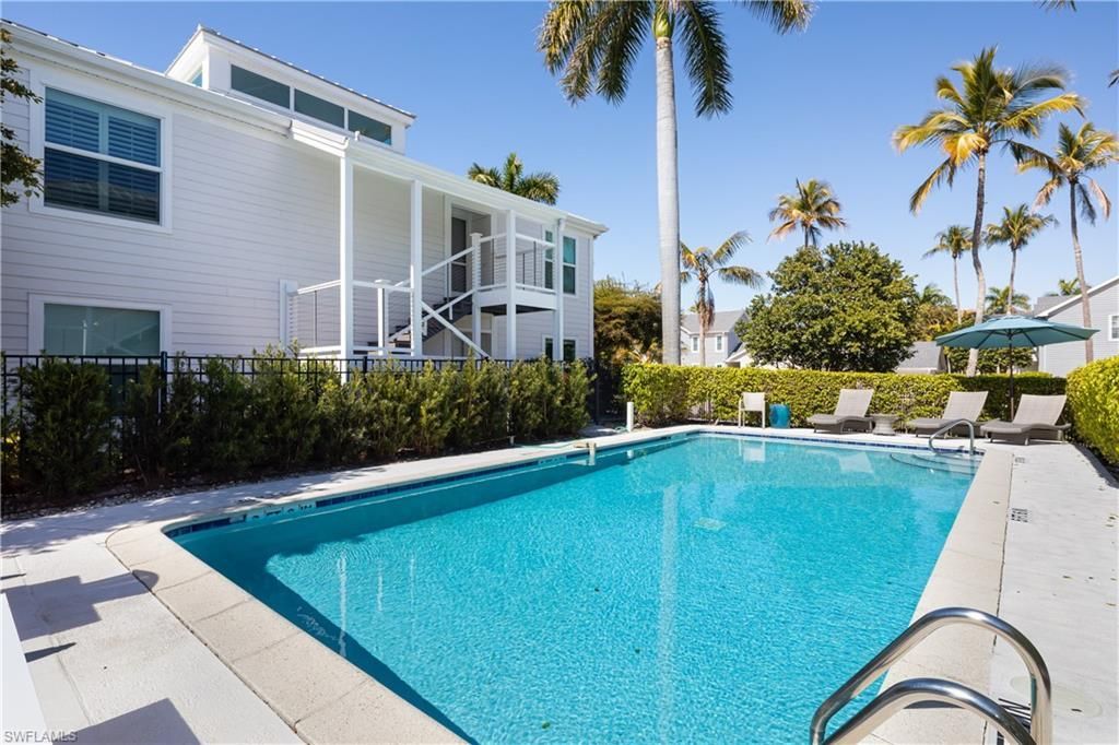 600 3rd St S, Unit 2, Naples, FL 34102 Photo