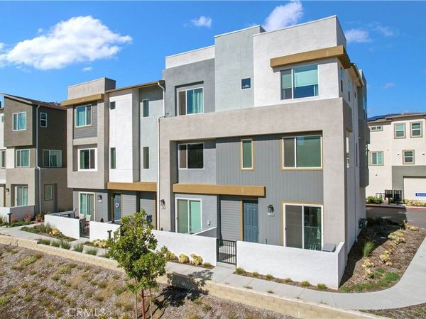 27586 Manzanita Way, Valencia, CA 91381