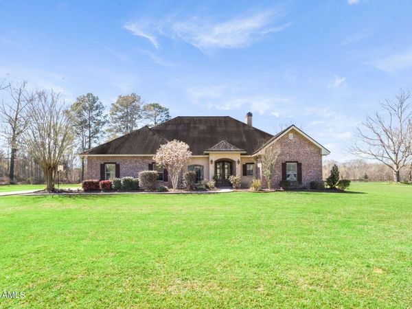 384 Hidden Village Drive, Washington, LA 70589