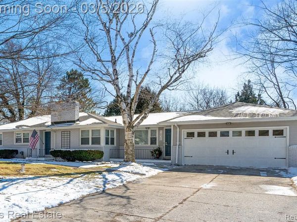 1032 Kennebec Road, Grand Blanc, MI 48439