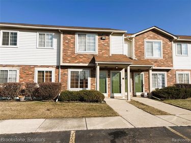 31842 Kelly Road, Roseville, MI 48066