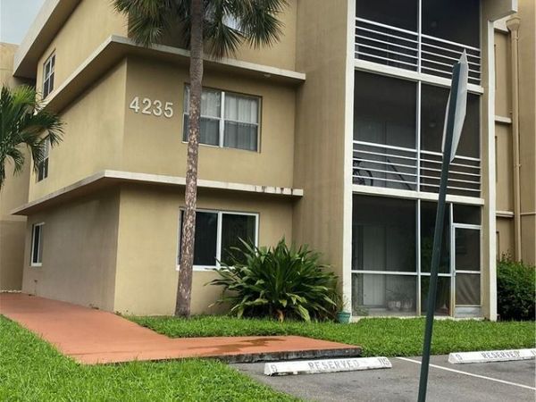 4235 N University Dr, Unit 301, Sunrise, FL 33351