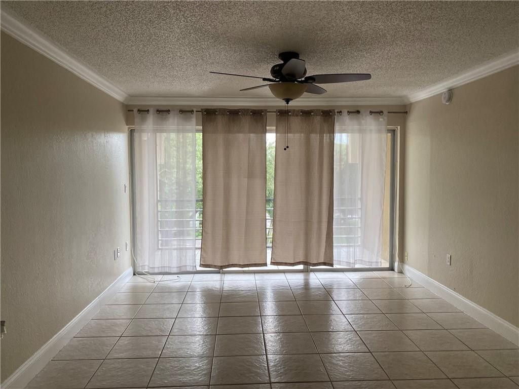 4235 N University Drive, Unit 301, Sunrise, FL 33351 Photo