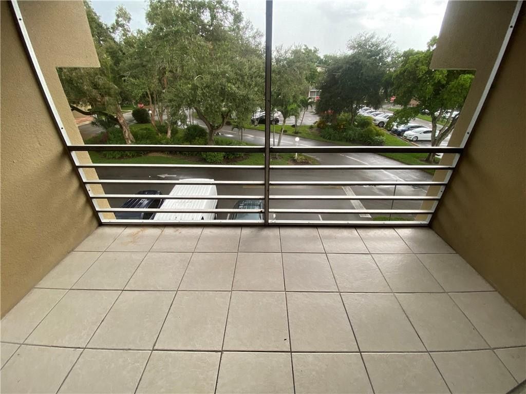 4235 N University Drive, Unit 301, Sunrise, FL 33351 Photo