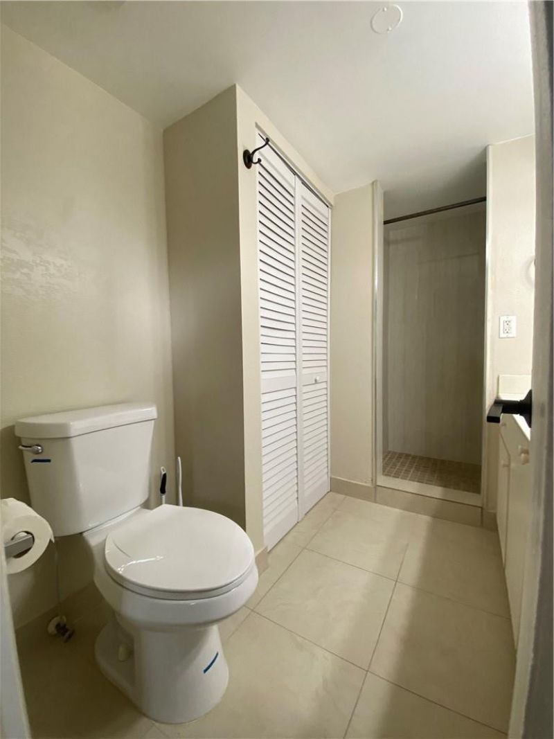 4235 N University Drive, Unit 301, Sunrise, FL 33351 Photo