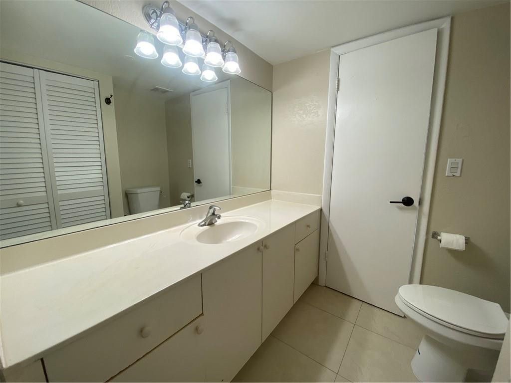 4235 N University Drive, Unit 301, Sunrise, FL 33351 Photo