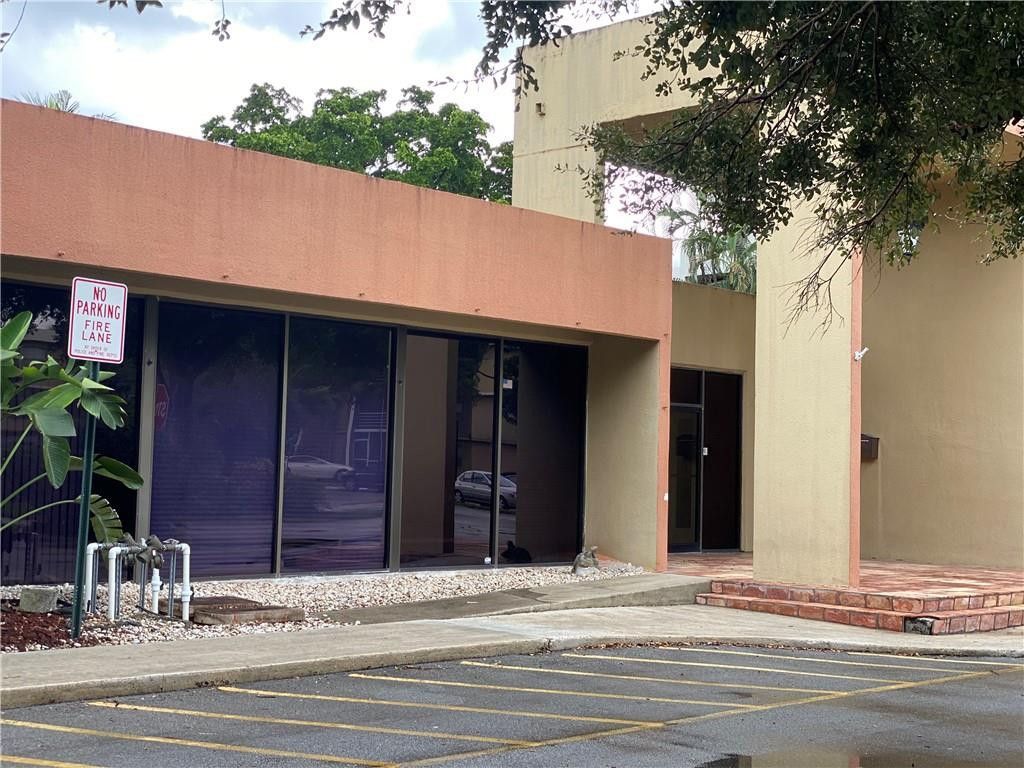 4235 N University Drive, Unit 301, Sunrise, FL 33351 Photo