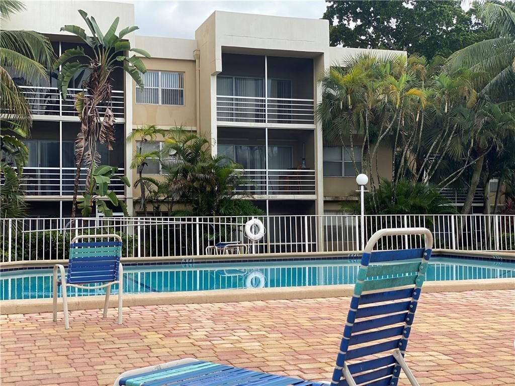 4235 N University Drive, Unit 301, Sunrise, FL 33351 Photo