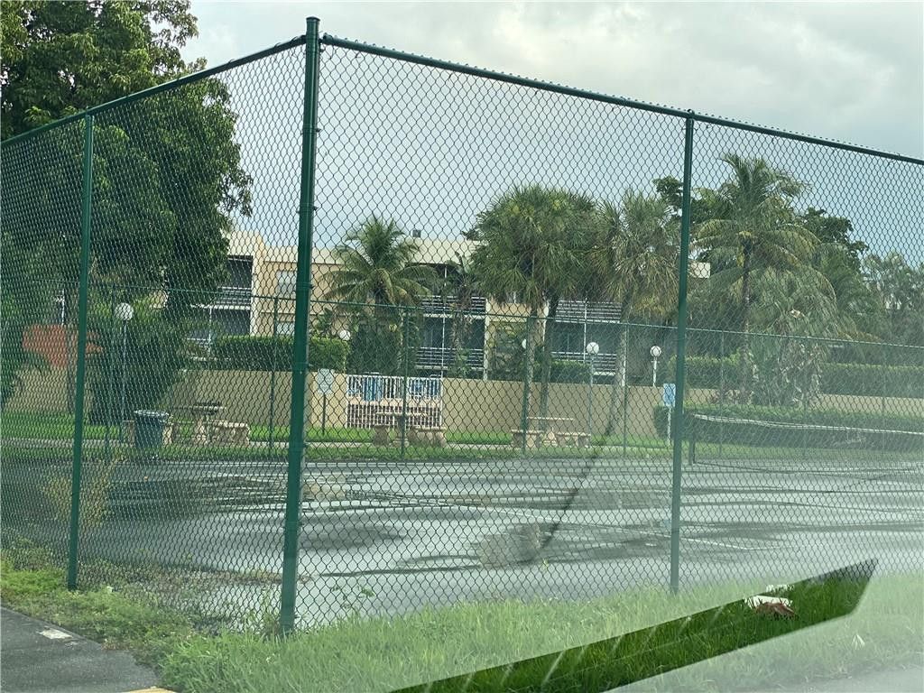 4235 N University Drive, Unit 301, Sunrise, FL 33351 Photo