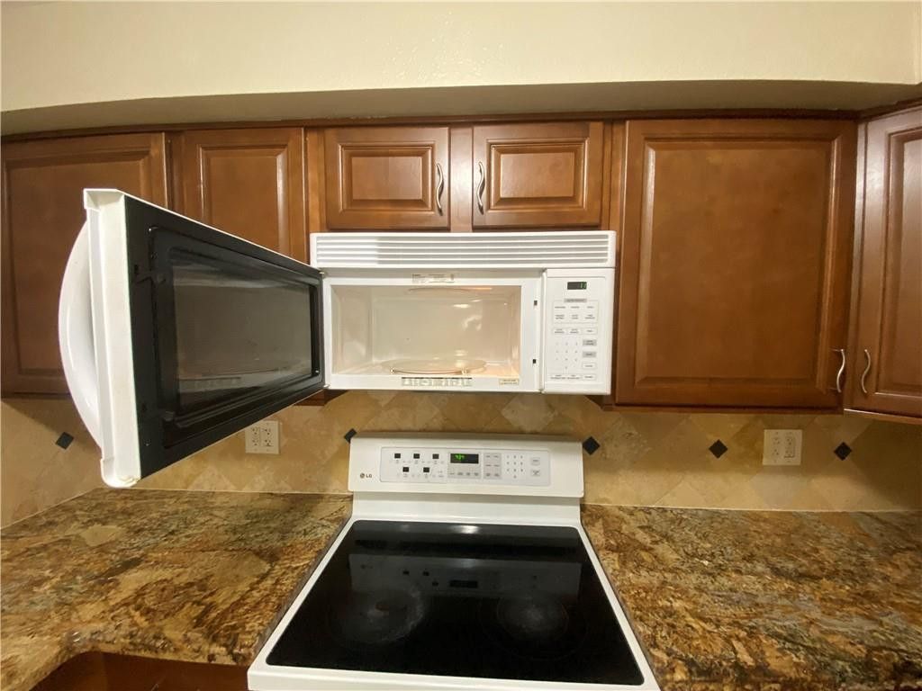 4235 N University Drive, Unit 301, Sunrise, FL 33351 Photo
