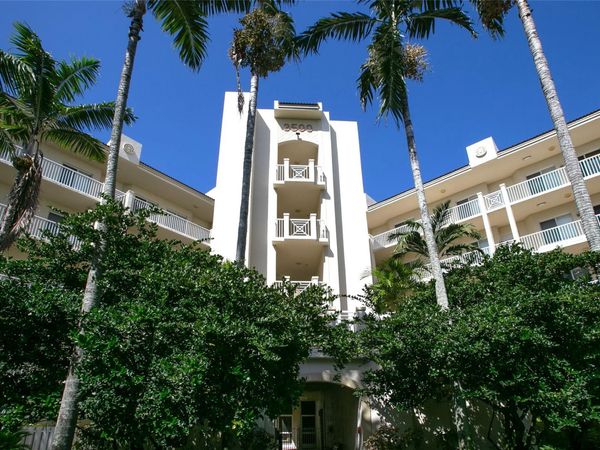 3600 Oaks Clubhouse Dr, Unit 502, Pompano Beach, FL 33069