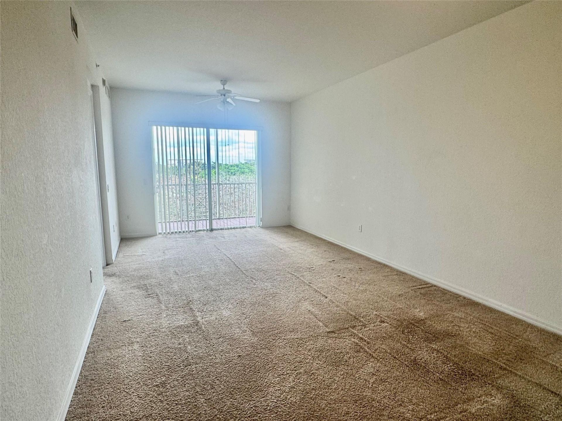 3600 Oaks Clubhouse Dr, Unit 502, Pompano Beach, FL 33069 Photo