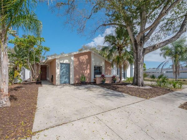4709 GLENAIRE COURT , TAMPA, FL 33624