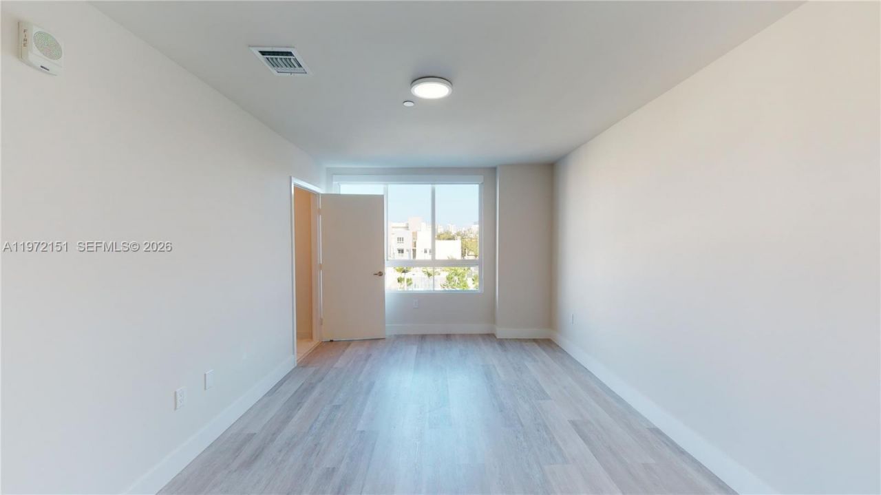 2555 NE 193rd St , Unit 2224, Miami, FL 33180 Photo