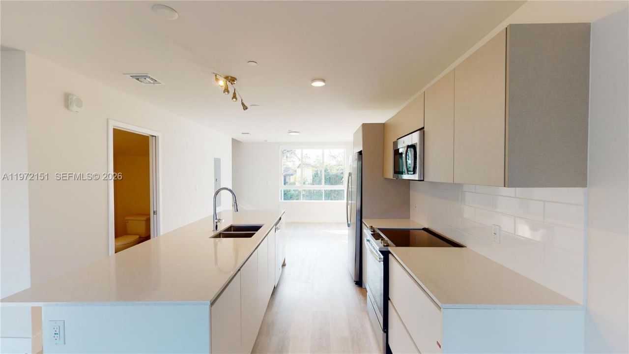 2555 NE 193rd St , Unit 2224, Miami, FL 33180 Photo