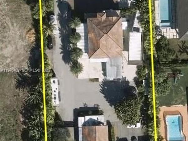 13050 SW 26th St , Miami, FL 33175