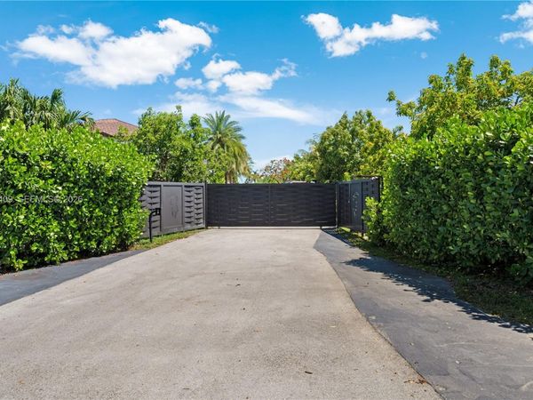 13050 SW 26th St, Miami, FL 33175