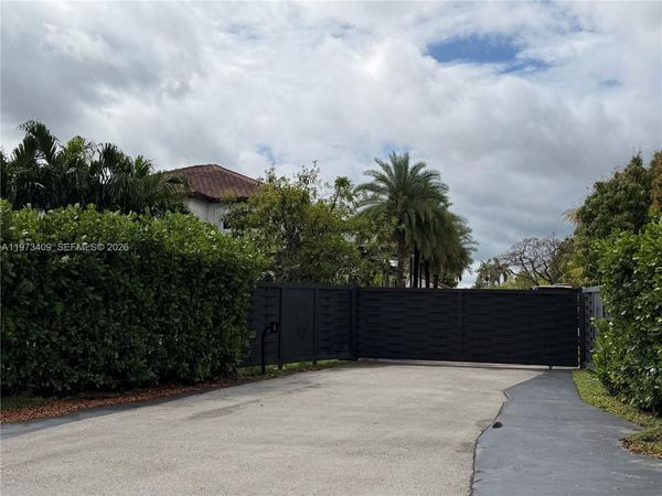 13050 SW 26th St , Miami, FL 33175