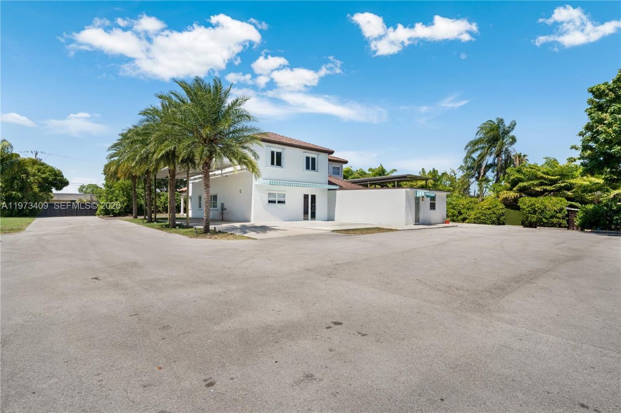 13050 SW 26th St, Miami, FL 33175 Photo
