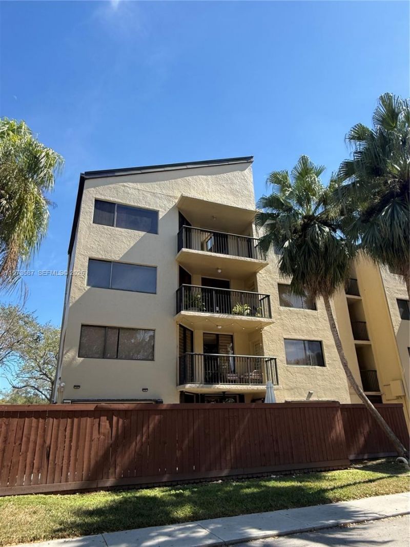 6601 SW 116th Ct , Unit 402, Miami, FL 33173 Photo