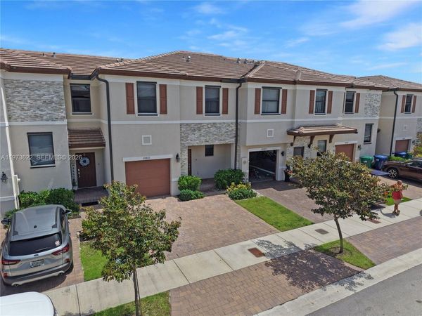 10011 SW 231st Ln, Miami, FL 33190