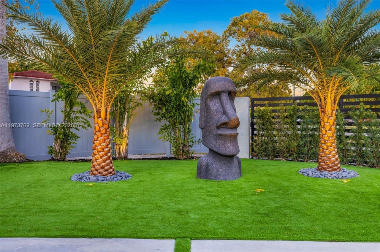 2100 SW 9th Ave, Miami, FL 33129 Photo