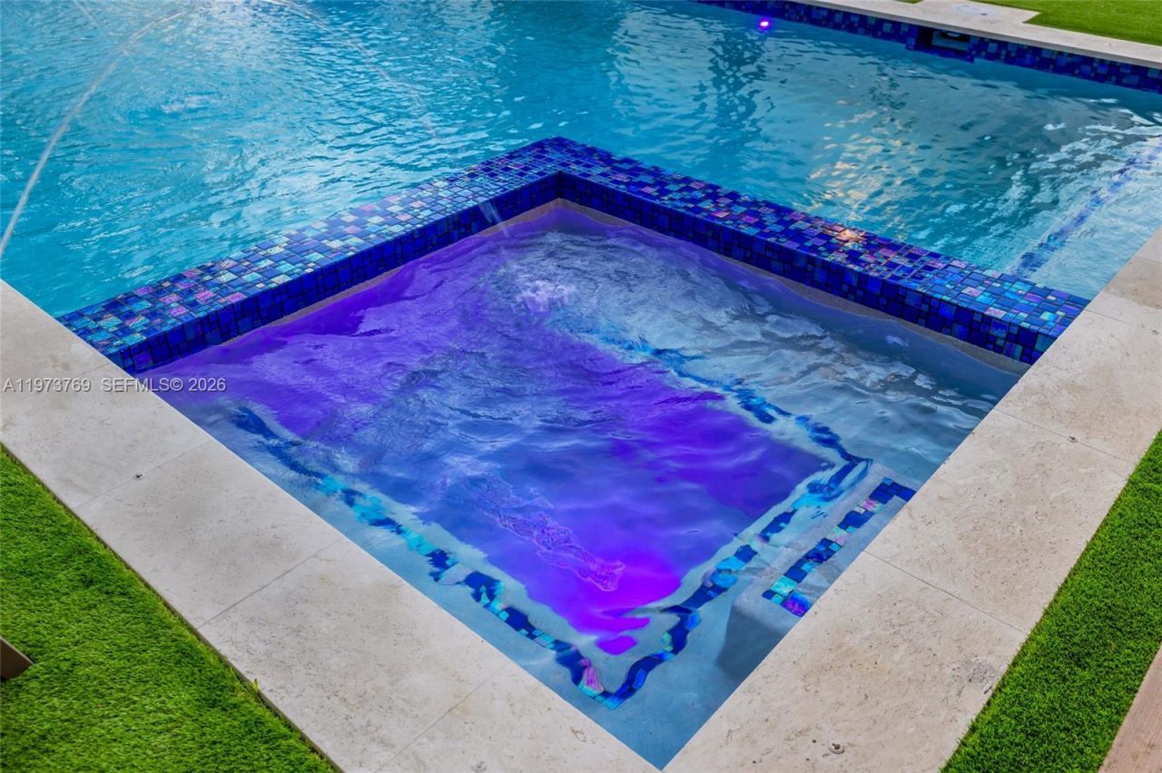 2100 SW 9th Ave, Miami, FL 33129 Photo