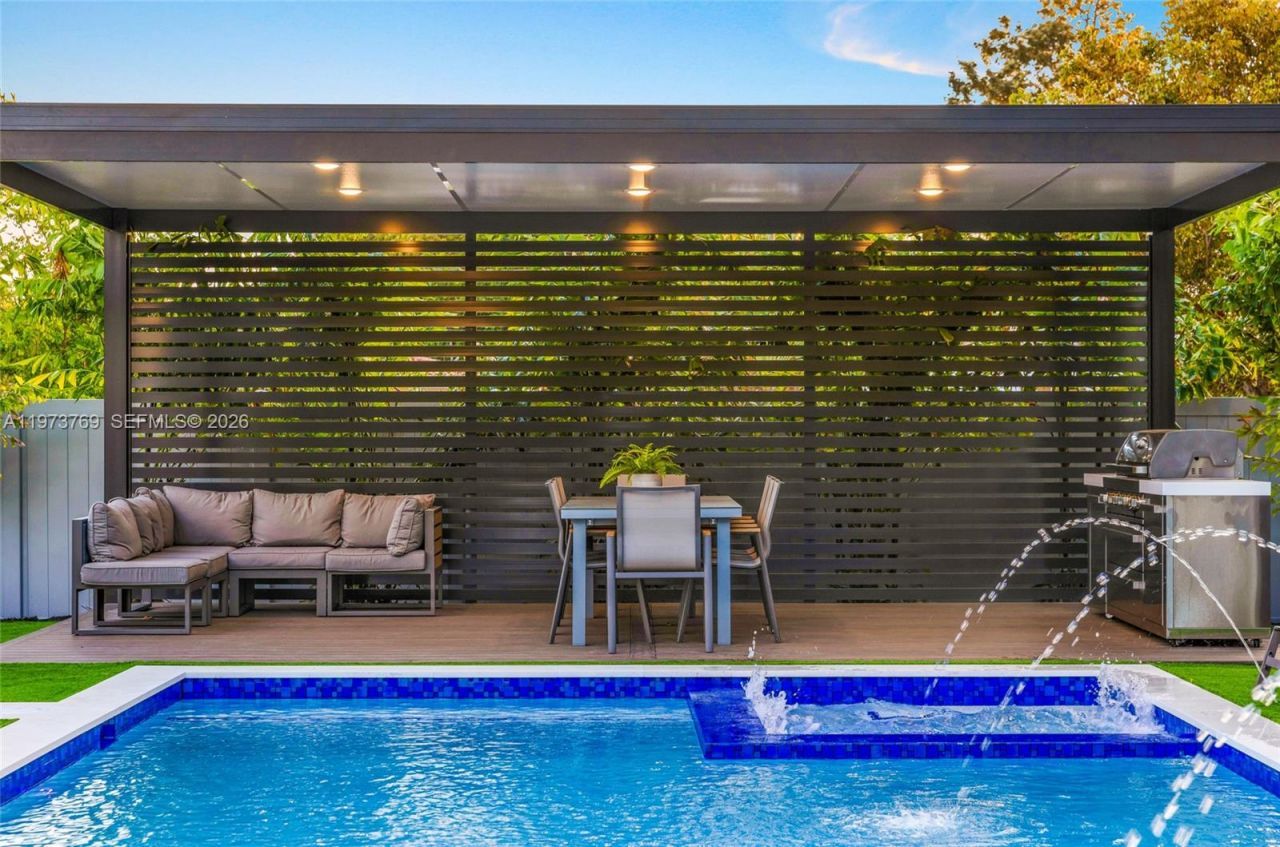 2100 SW 9th Ave, Miami, FL 33129 Photo