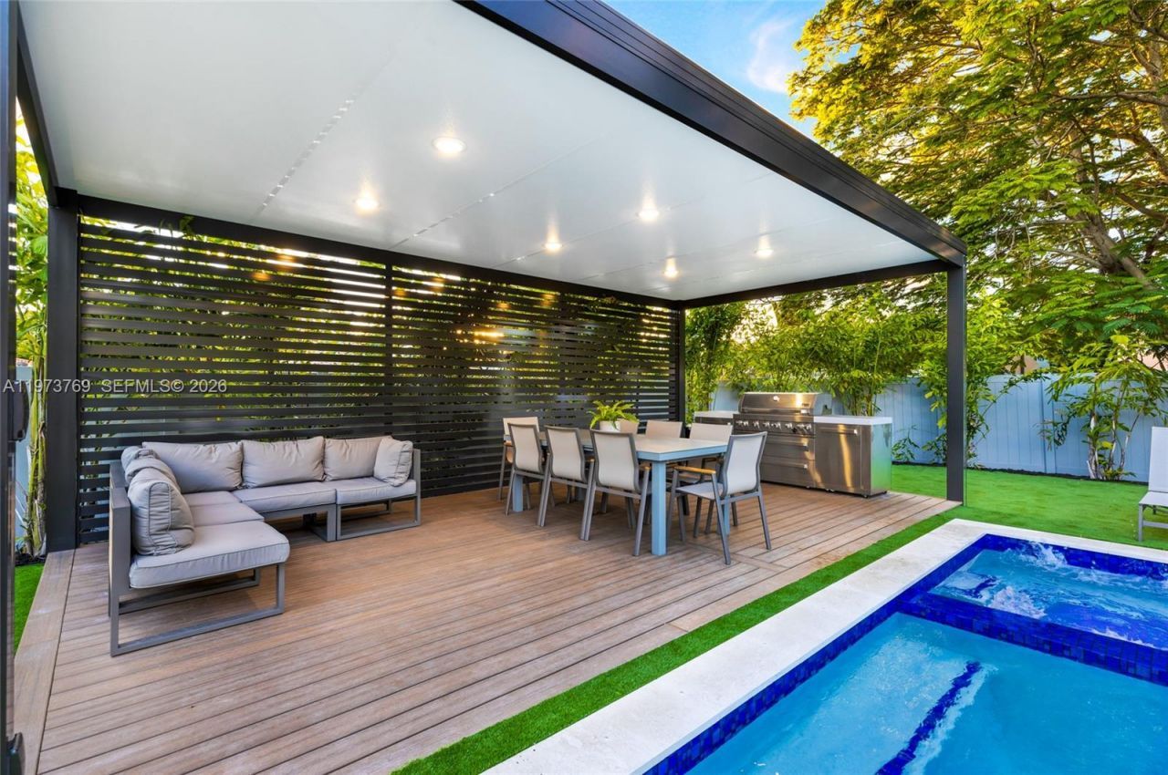 2100 SW 9th Ave, Miami, FL 33129 Photo