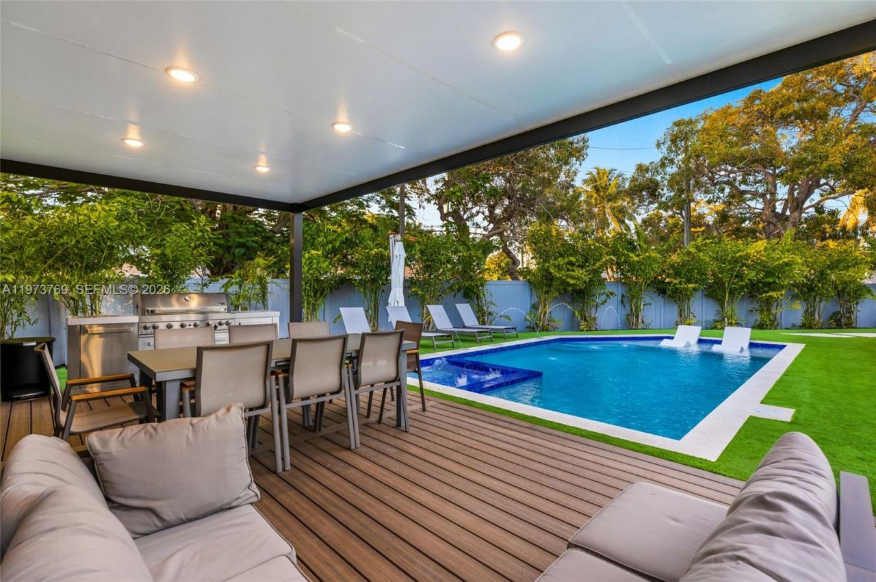 2100 SW 9th Ave, Miami, FL 33129 Photo