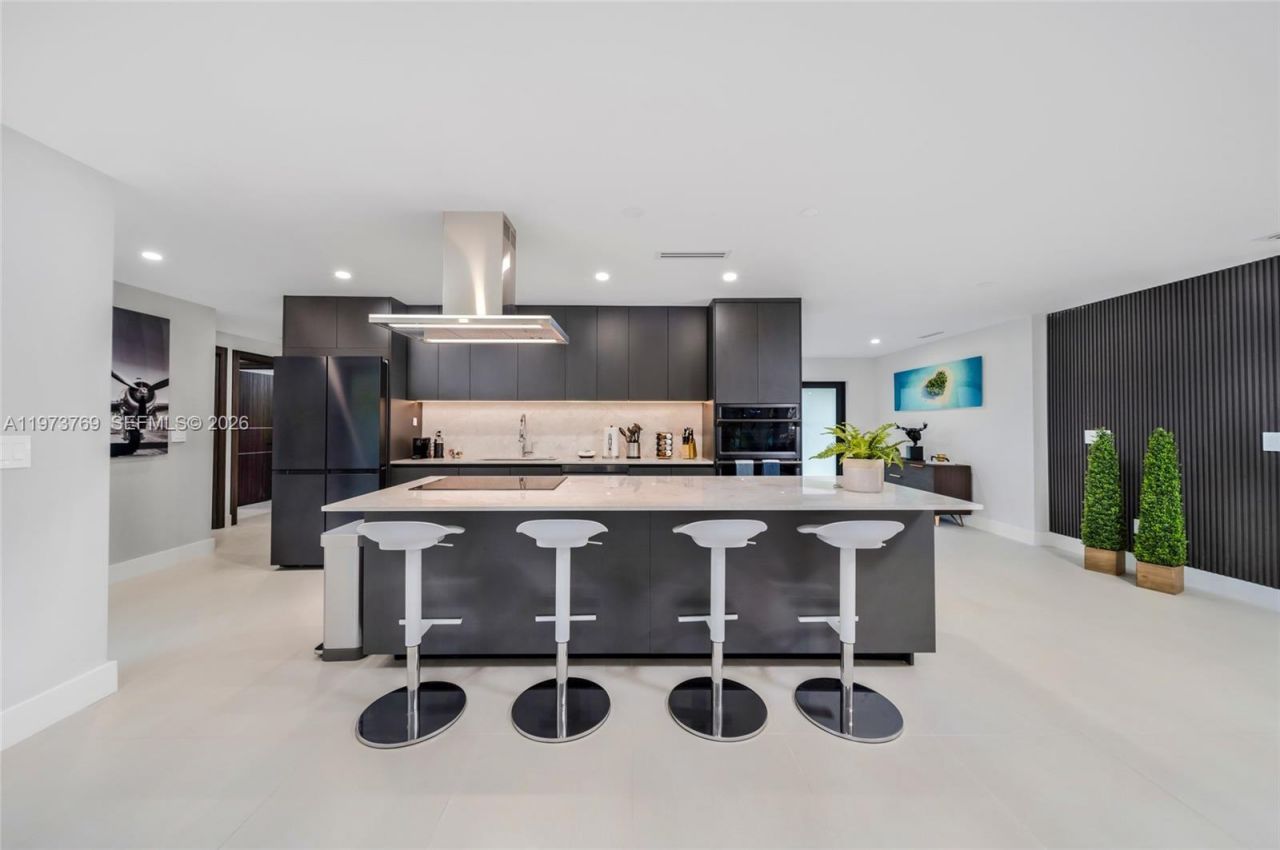 2100 SW 9th Ave, Miami, FL 33129 Photo