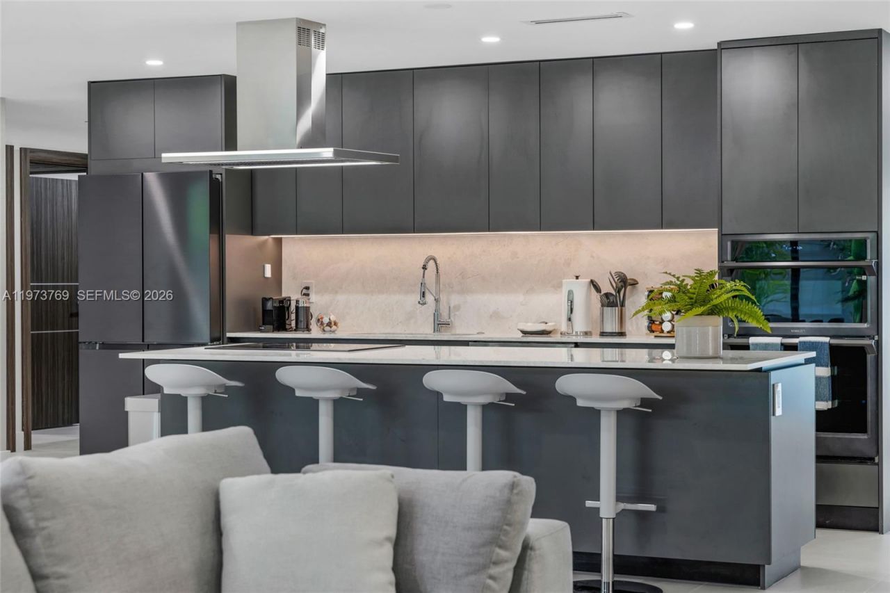 2100 SW 9th Ave, Miami, FL 33129 Photo