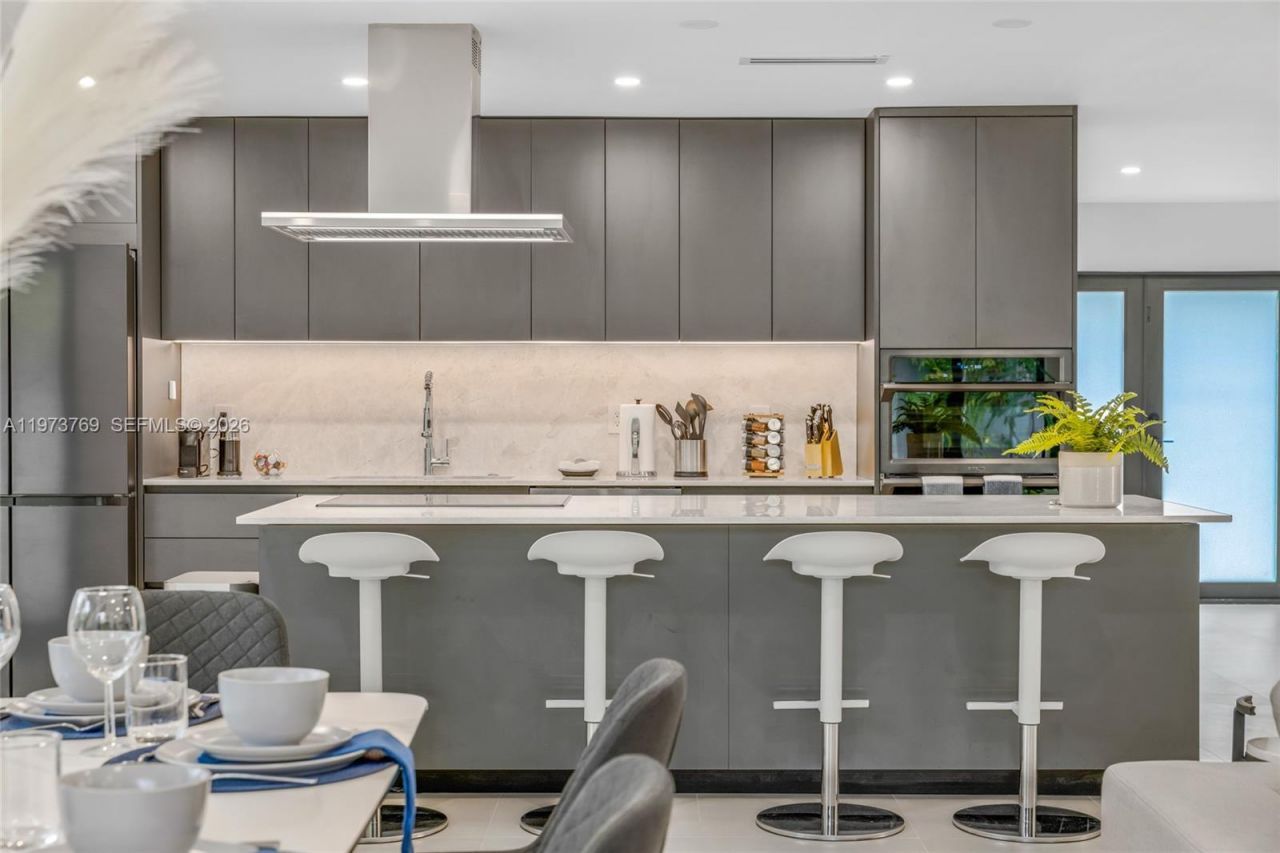 2100 SW 9th Ave, Miami, FL 33129 Photo