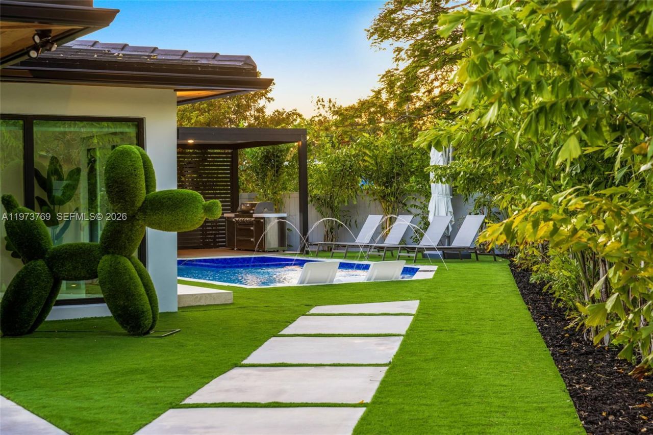 2100 SW 9th Ave, Miami, FL 33129 Photo