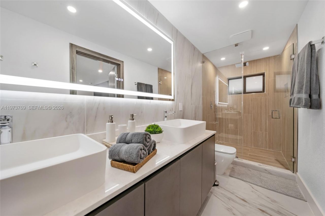 2100 SW 9th Ave, Miami, FL 33129 Photo