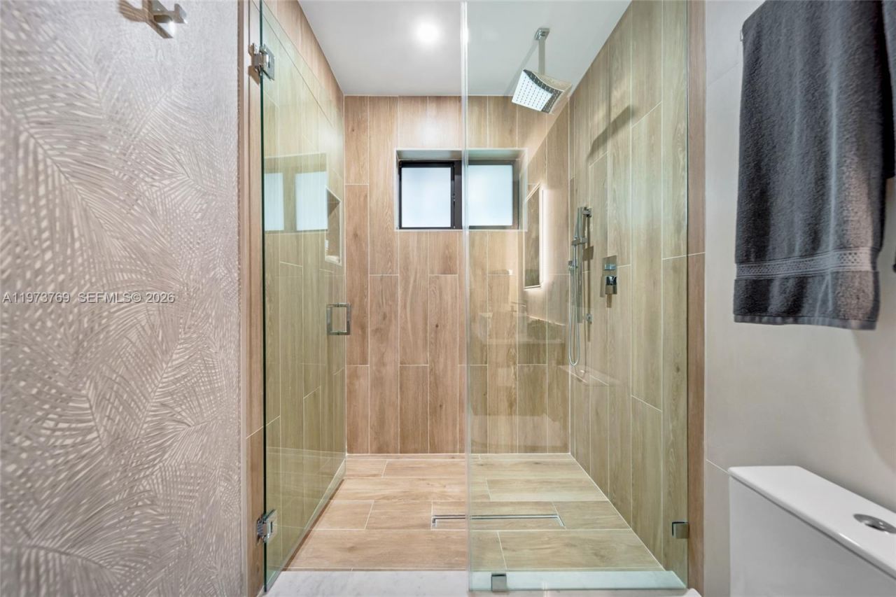 2100 SW 9th Ave, Miami, FL 33129 Photo