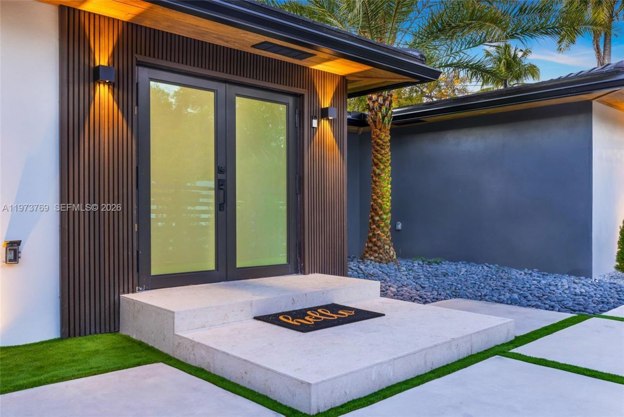 2100 SW 9th Ave, Miami, FL 33129 Photo