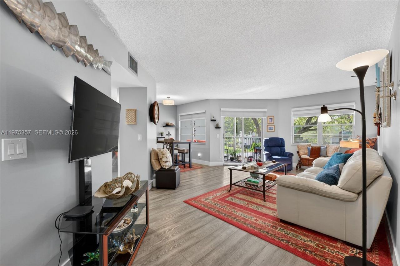 12750 SW 4th Ct, Unit 314J, Pembroke Pines, FL 33027 Photo