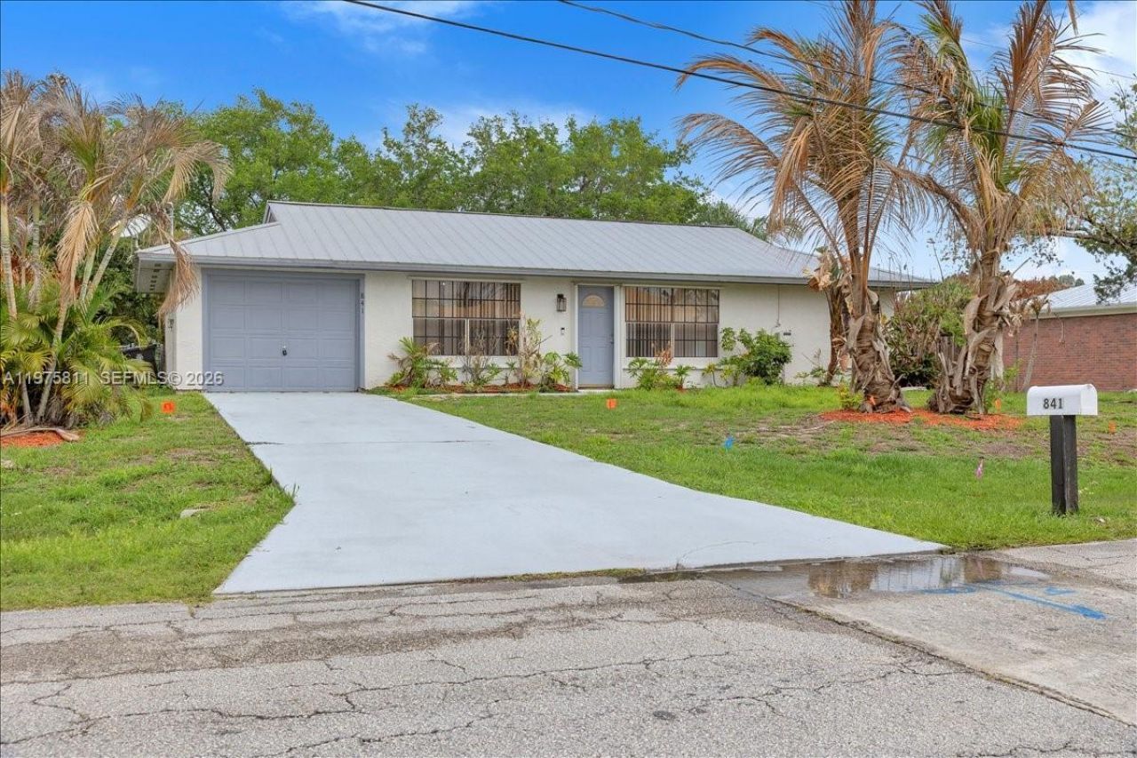 841 NW Riverside Dr, Port Saint Lucie, FL 34983 Photo