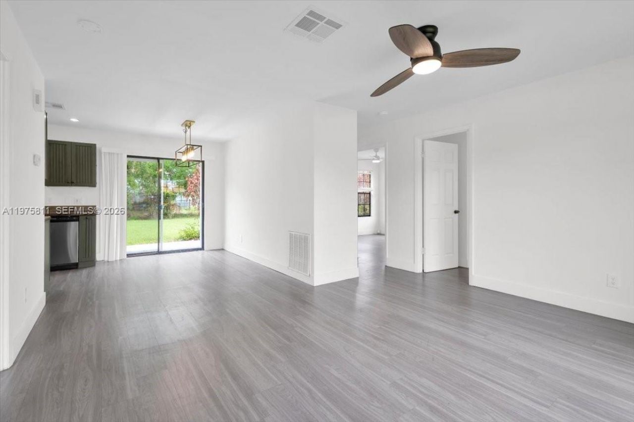 841 NW Riverside Dr, Port Saint Lucie, FL 34983 Photo