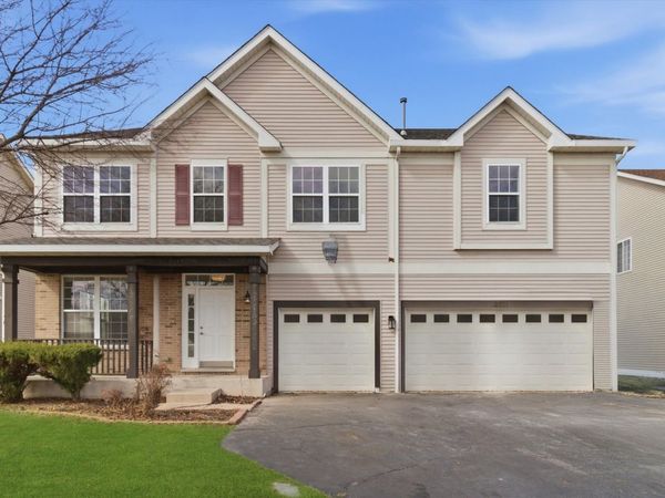 2511 Hennig Road , Hampshire, IL 60140