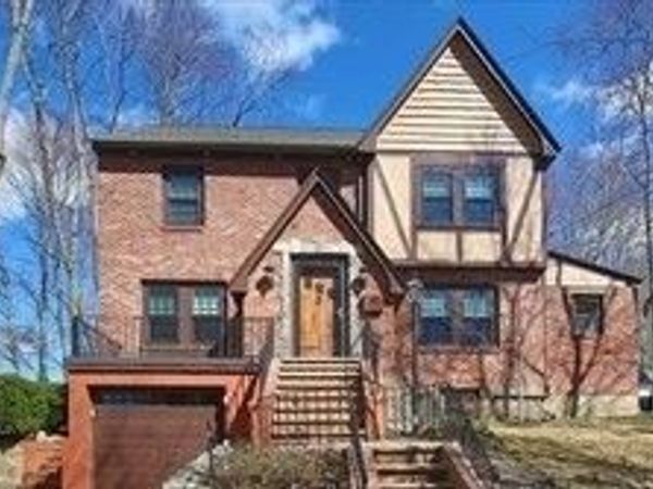 227 Bonad Rd, Brookline, MA 02467