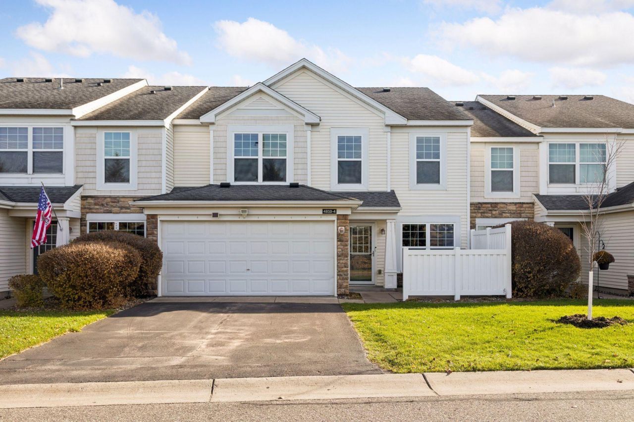 4810 149th Street N, Unit 4, Hugo, MN 55038 Main Photo