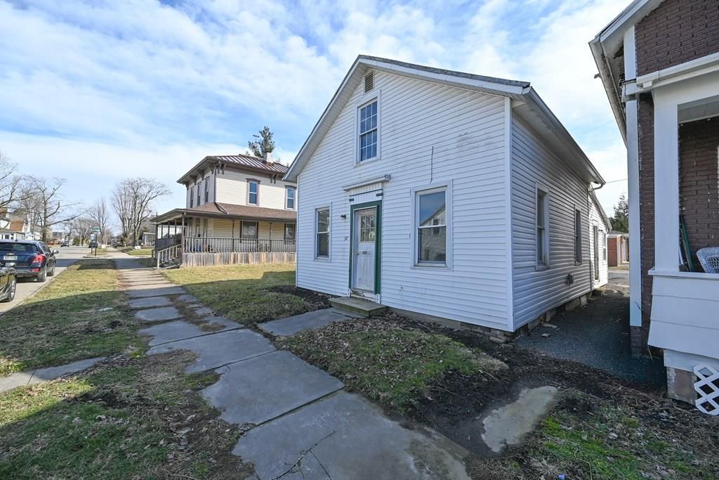 317 E Rensselaer Street, Bucyrus, OH 44820 Main Photo