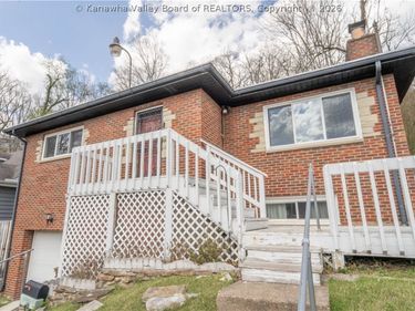 670 Forest Circle, South Charleston, WV 25303