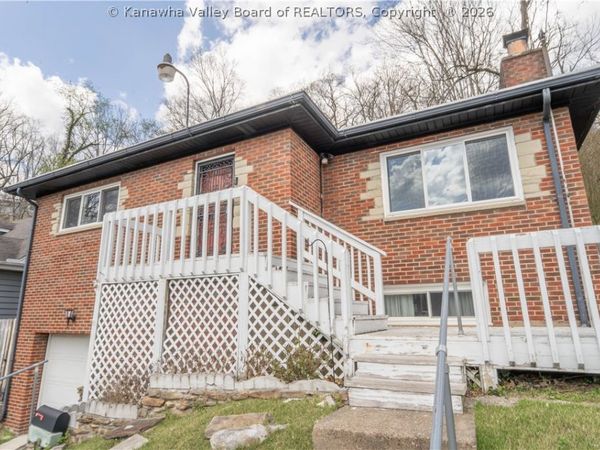 670 Forest Circle, South Charleston, WV 25303