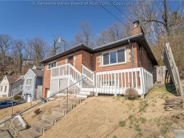 670 Forest Circle, South Charleston, WV 25303