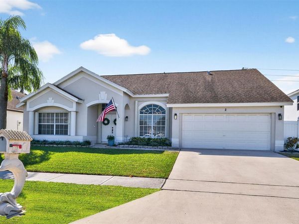 2 Meadows Park Ln, Boynton Beach, FL 33436